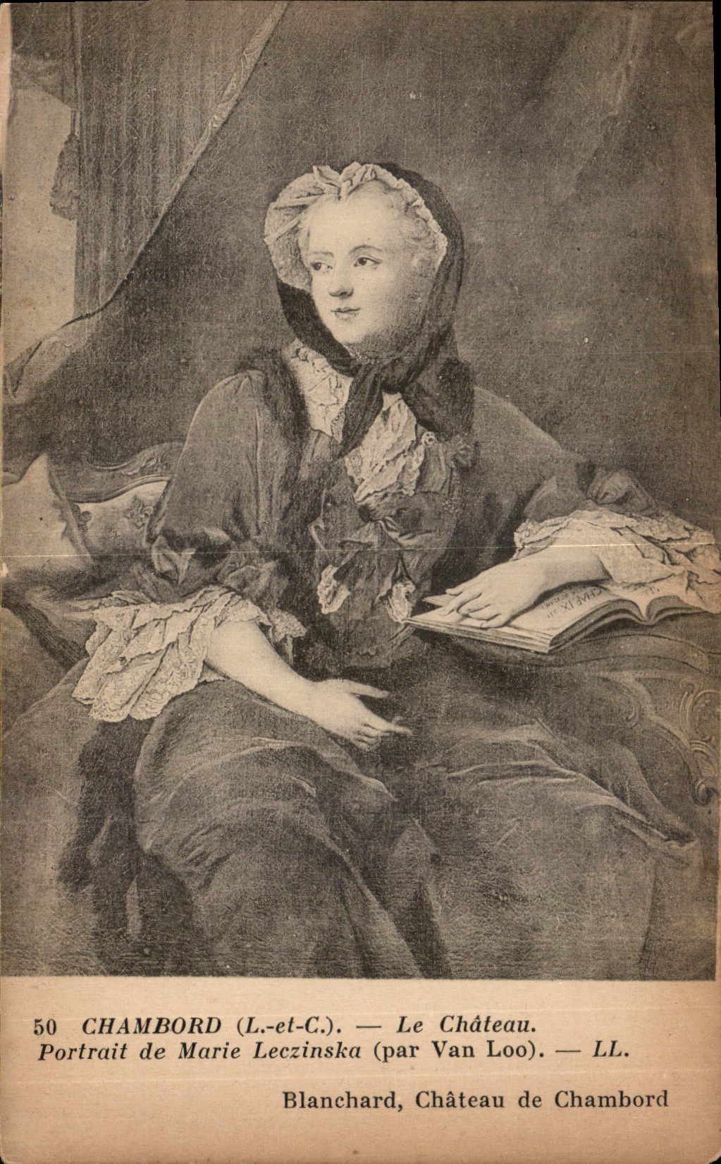 CPA Chambord L et C le Chateau portrait de Marie Leczinska Par Van Loo Blanchard Chateau de Chambord