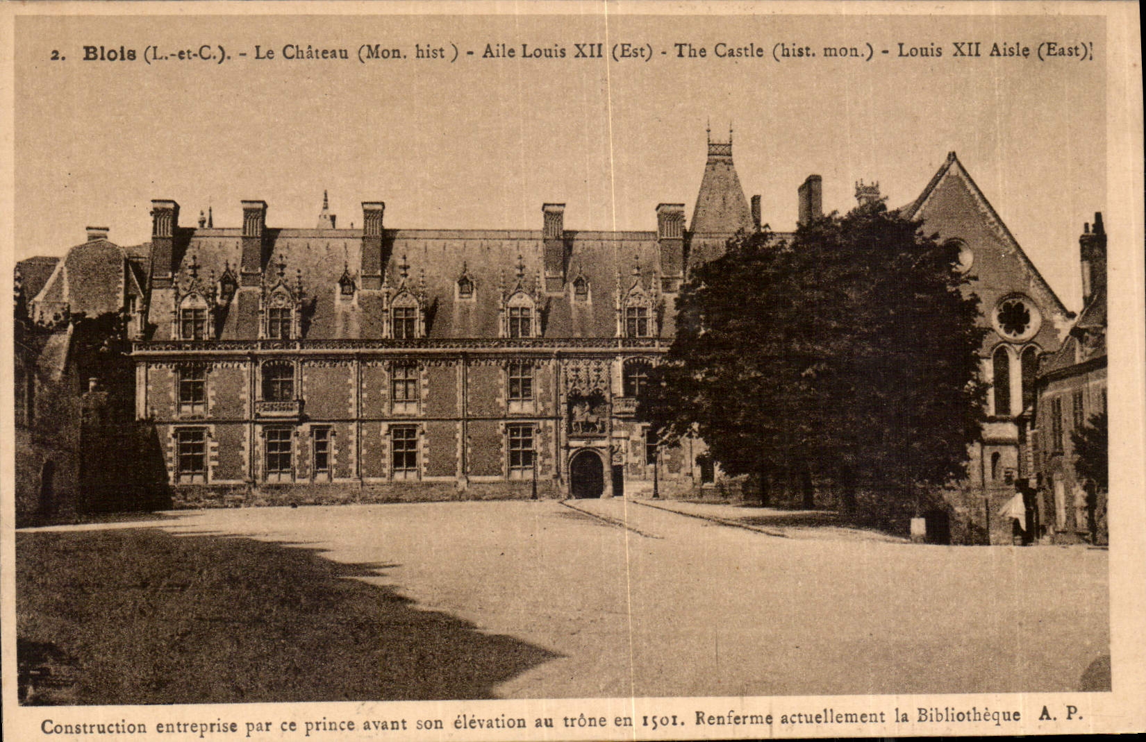 CPA Blois L et C le Chateau Mon hist Aile Louis XII Est 