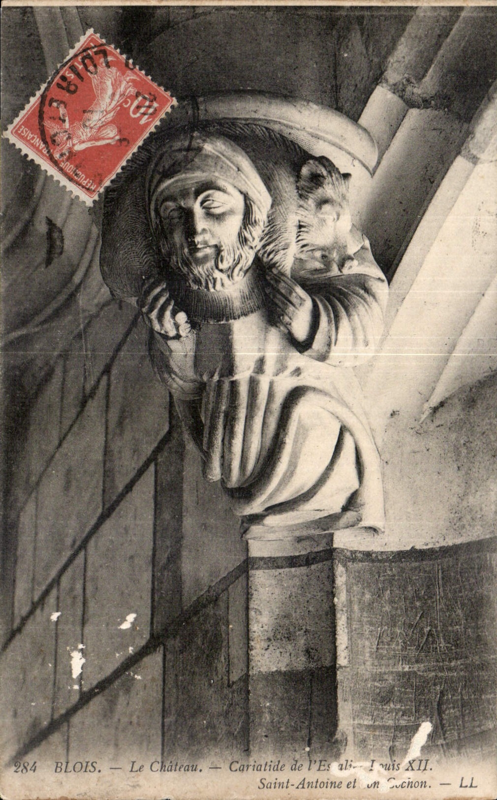 CPA Blois le Chateau Cariatide de L'escalier Louis XII Saint Antoine et 