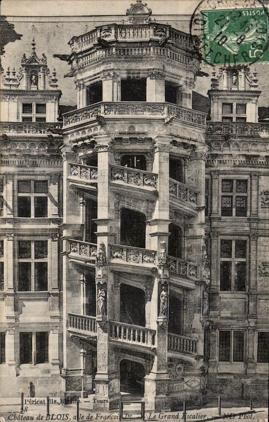 CPA Chateau de Blois Aile de Francois Ier le Grand Escalier 