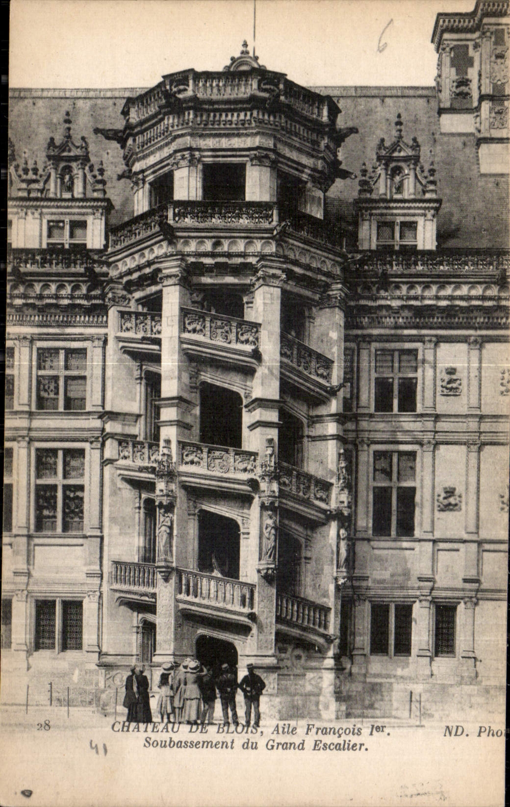 CPA Chateau de Blois Aile Francois Ier Soubassement du Grand Escalier 