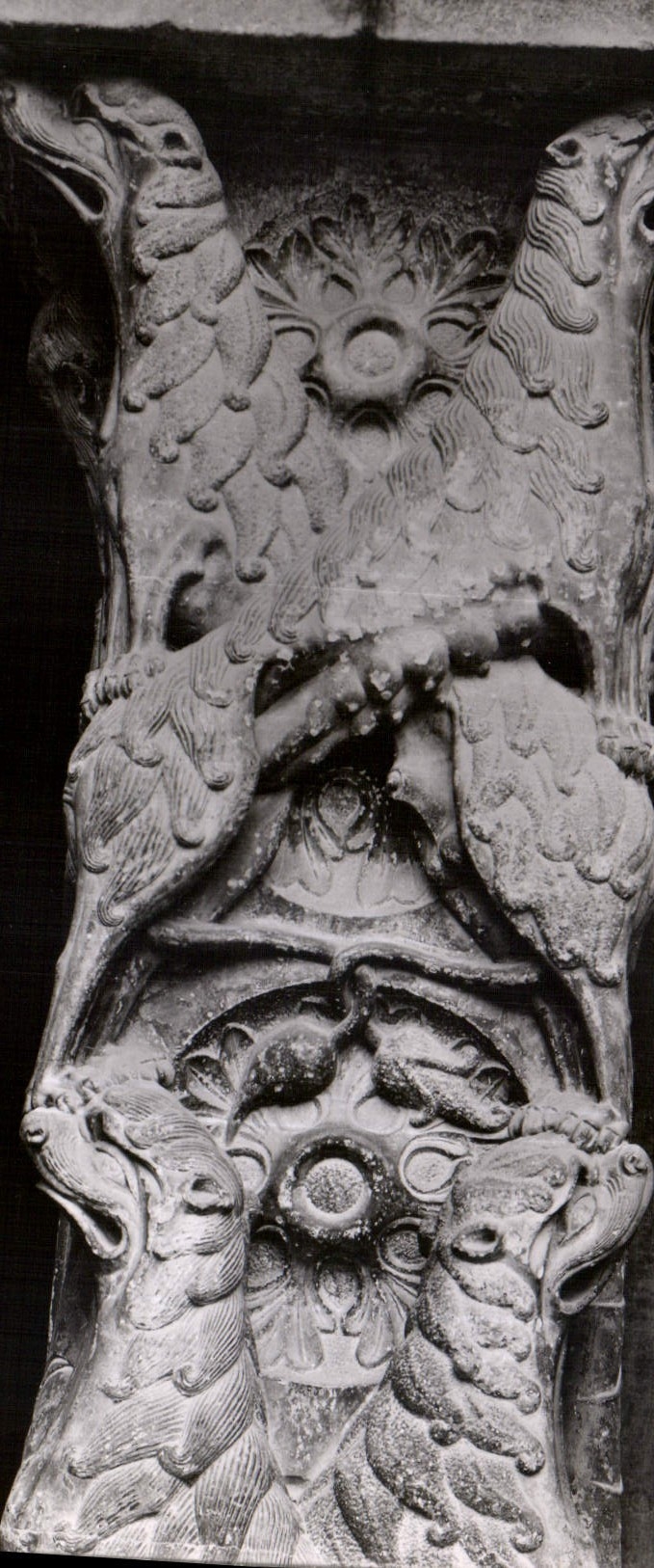 CPA Moissac Tarn et Gar Trumeau du Portail XII siecle de l'Eglise abbatiale Saint Pierre