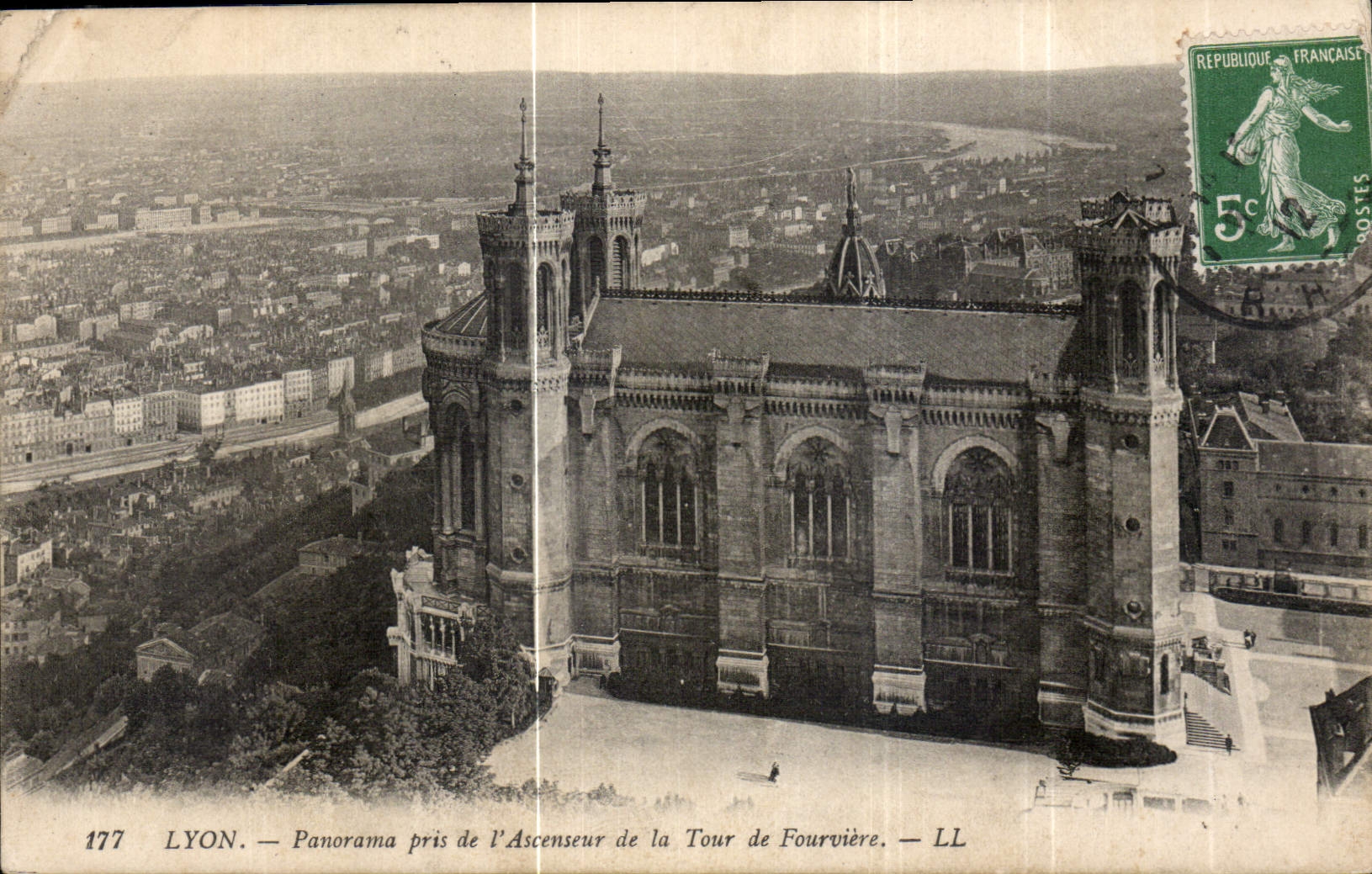 CPA Lyon panorama pris de l'Ascenseur de la Tour de Fourviere