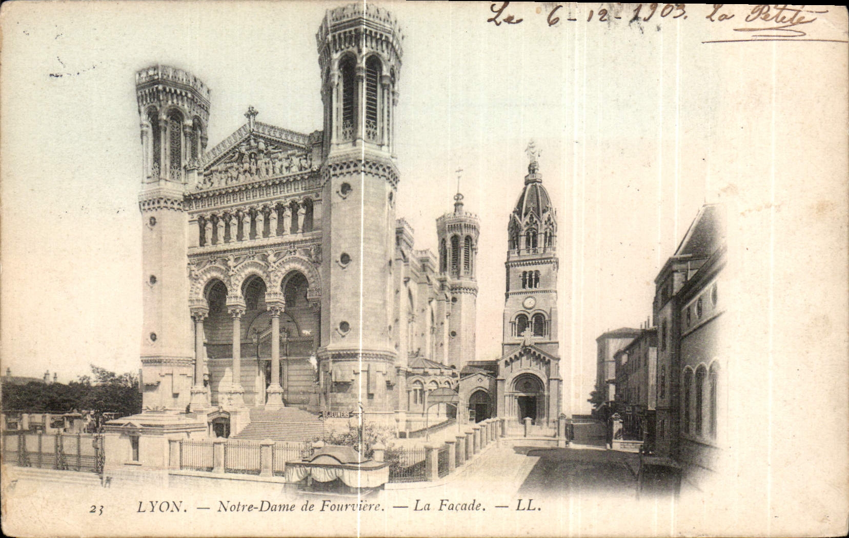 CPA Lyon Notre Dame de Fourviere la Facade