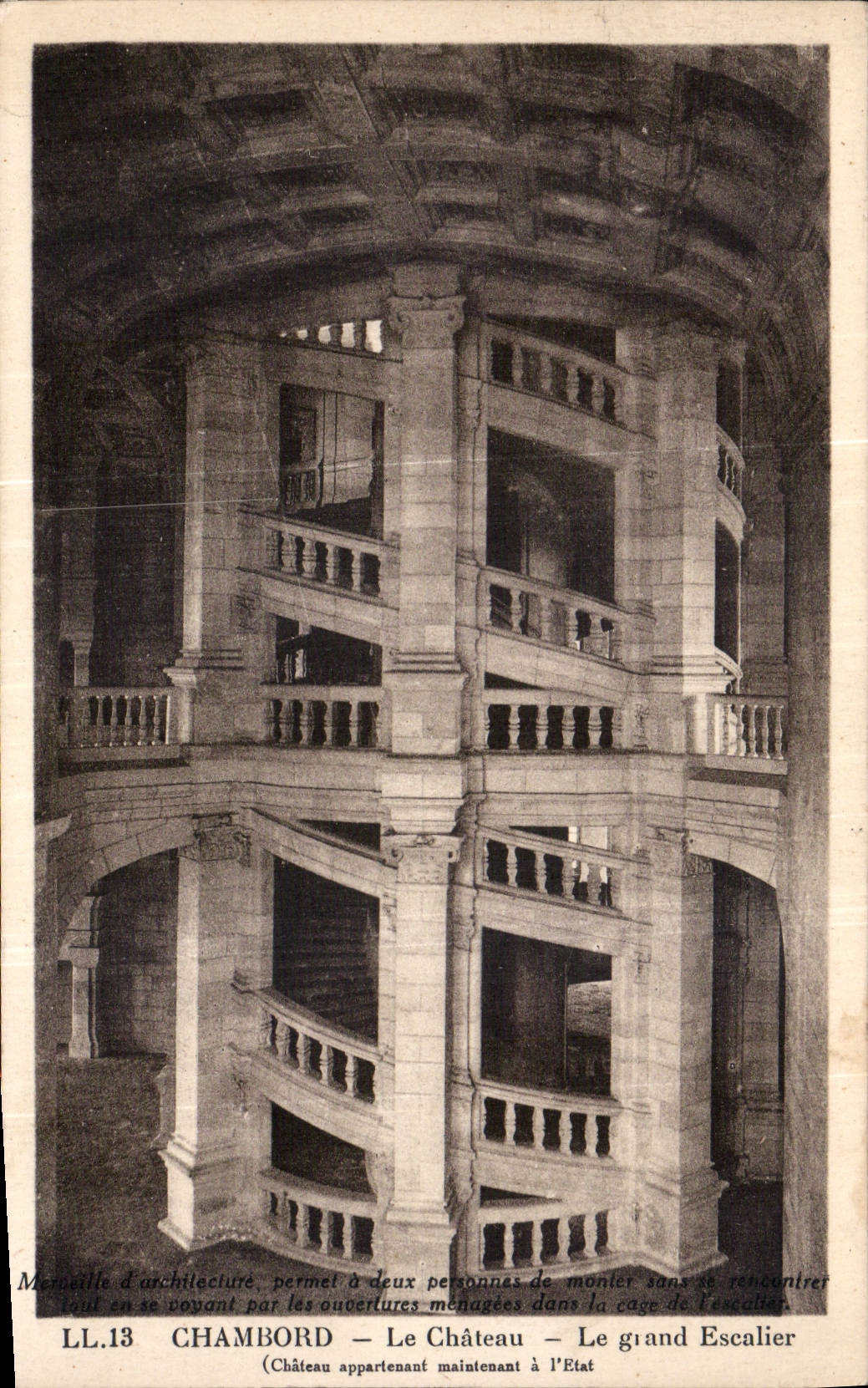 CPA Chambord Le Chateu Le grand Escalier