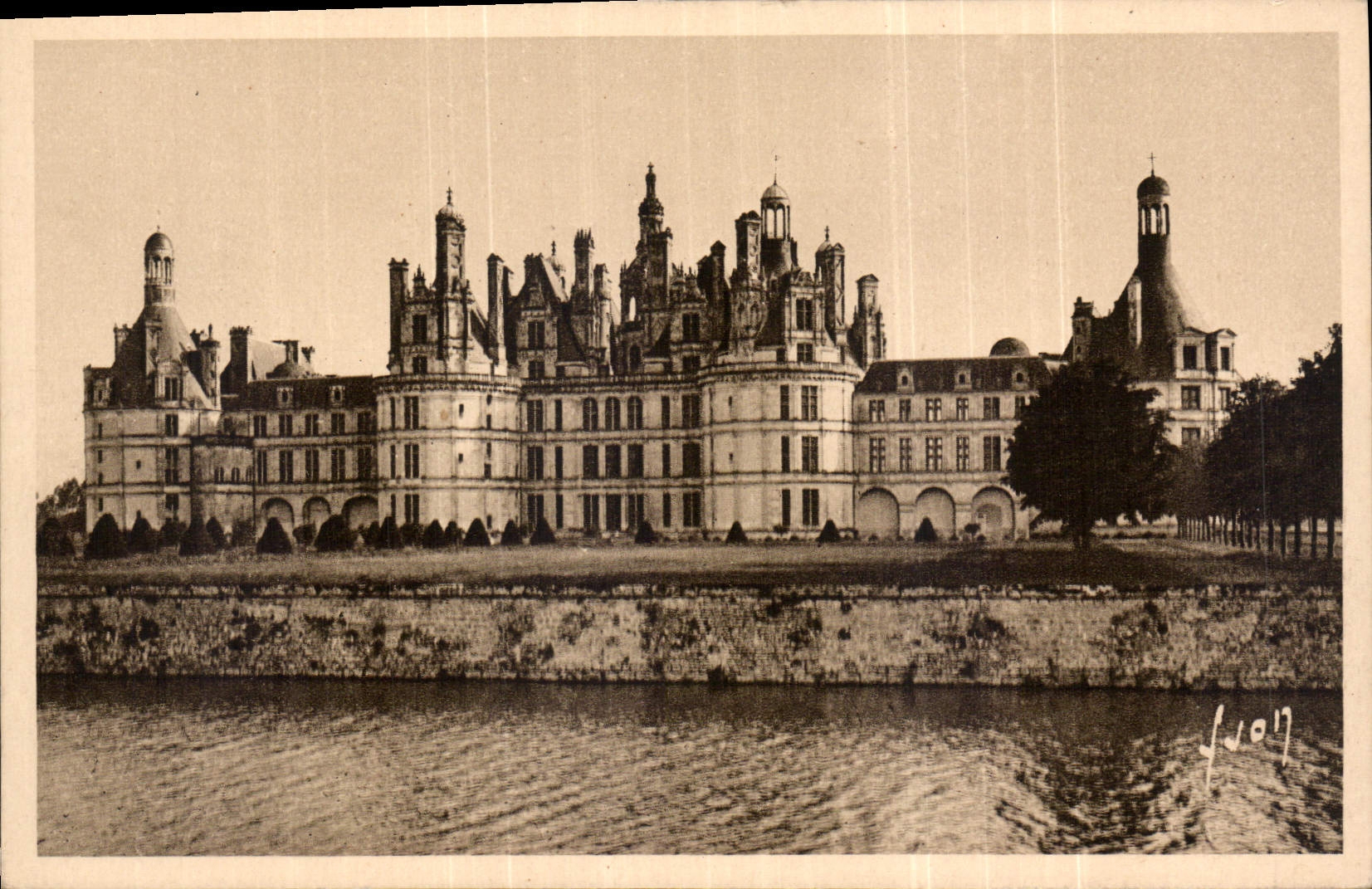 CPA Chambord Loir et Cher le Chateau facade nord 