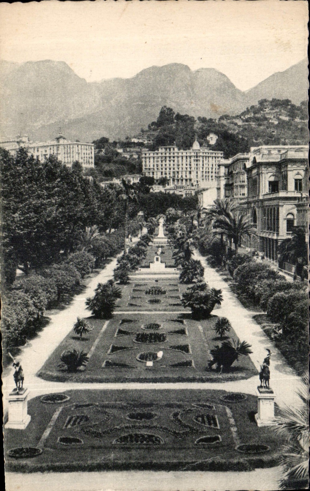 CPA Menton les Jardins Publics 