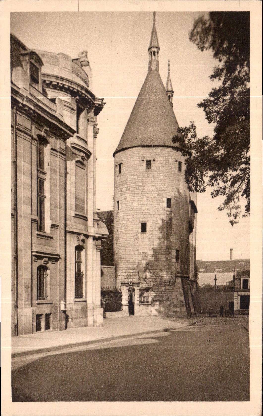 CPA Nancy la Ville aux Portes d'Or Porte de la Craffe et Instituts de Mathematiques et de Physique 