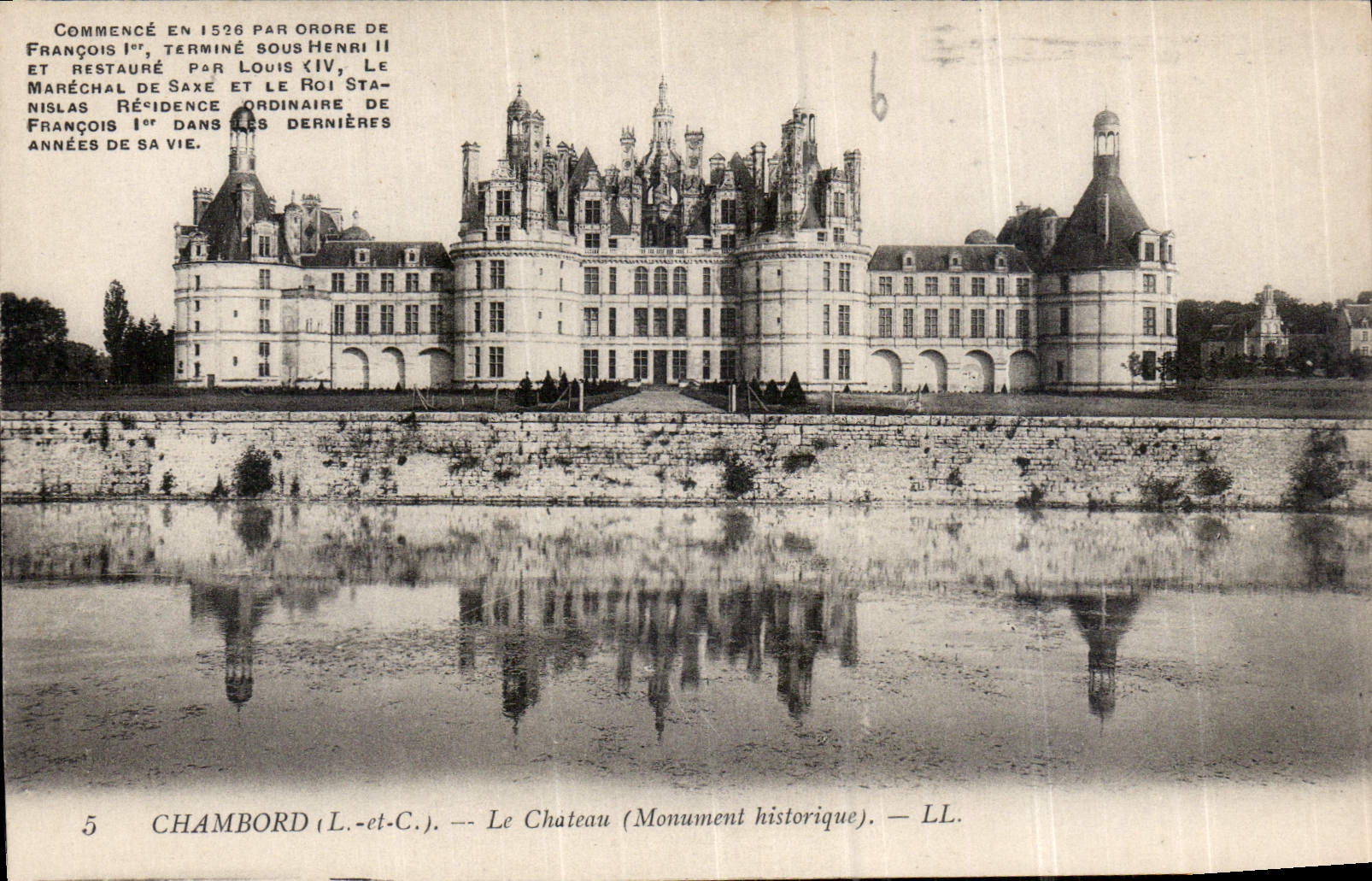 CPA Chambord L et C le Chateau Monument historique