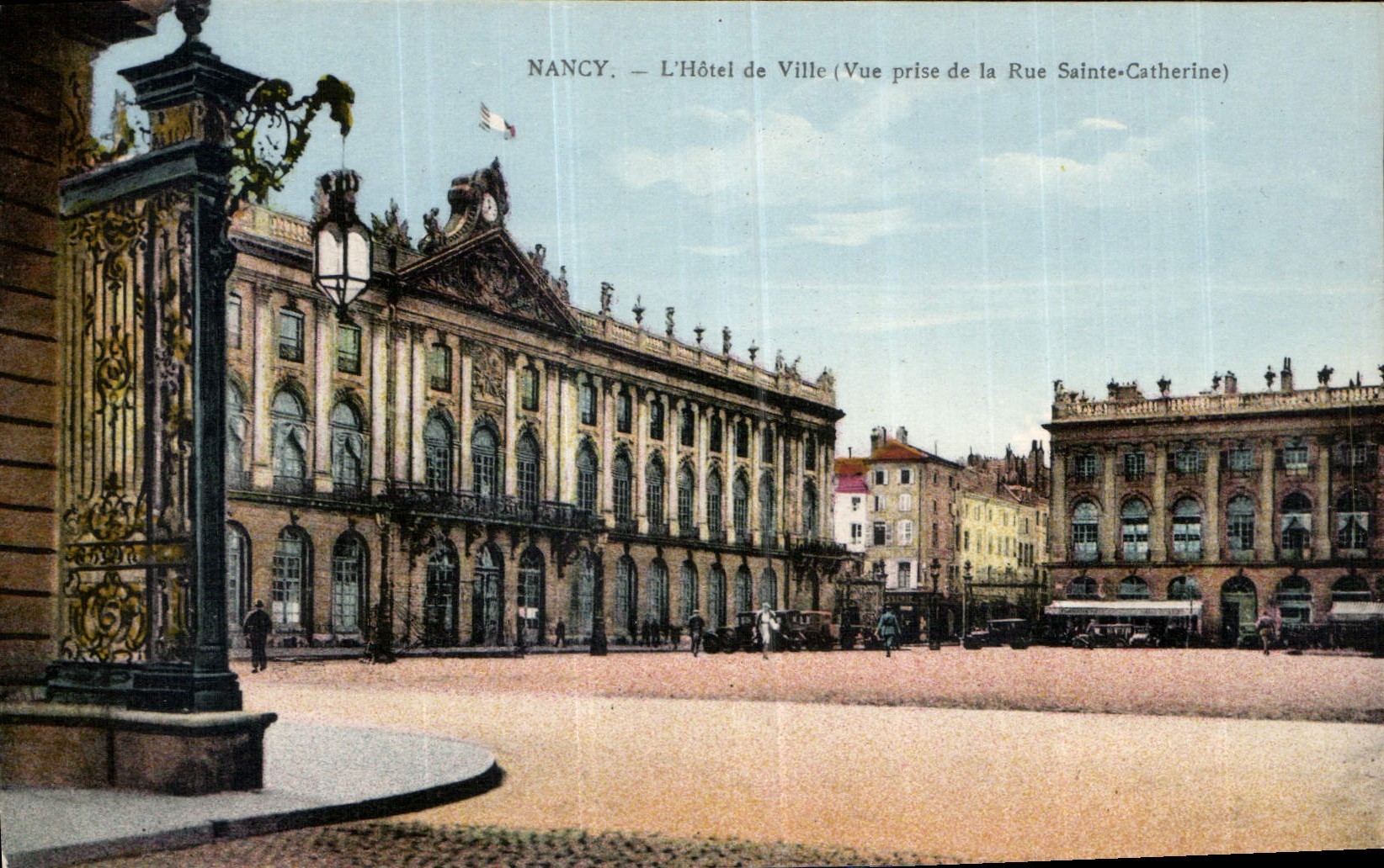 CPA Nancy l'Hotel de Ville vue prise de la rue Sainte Catherine 