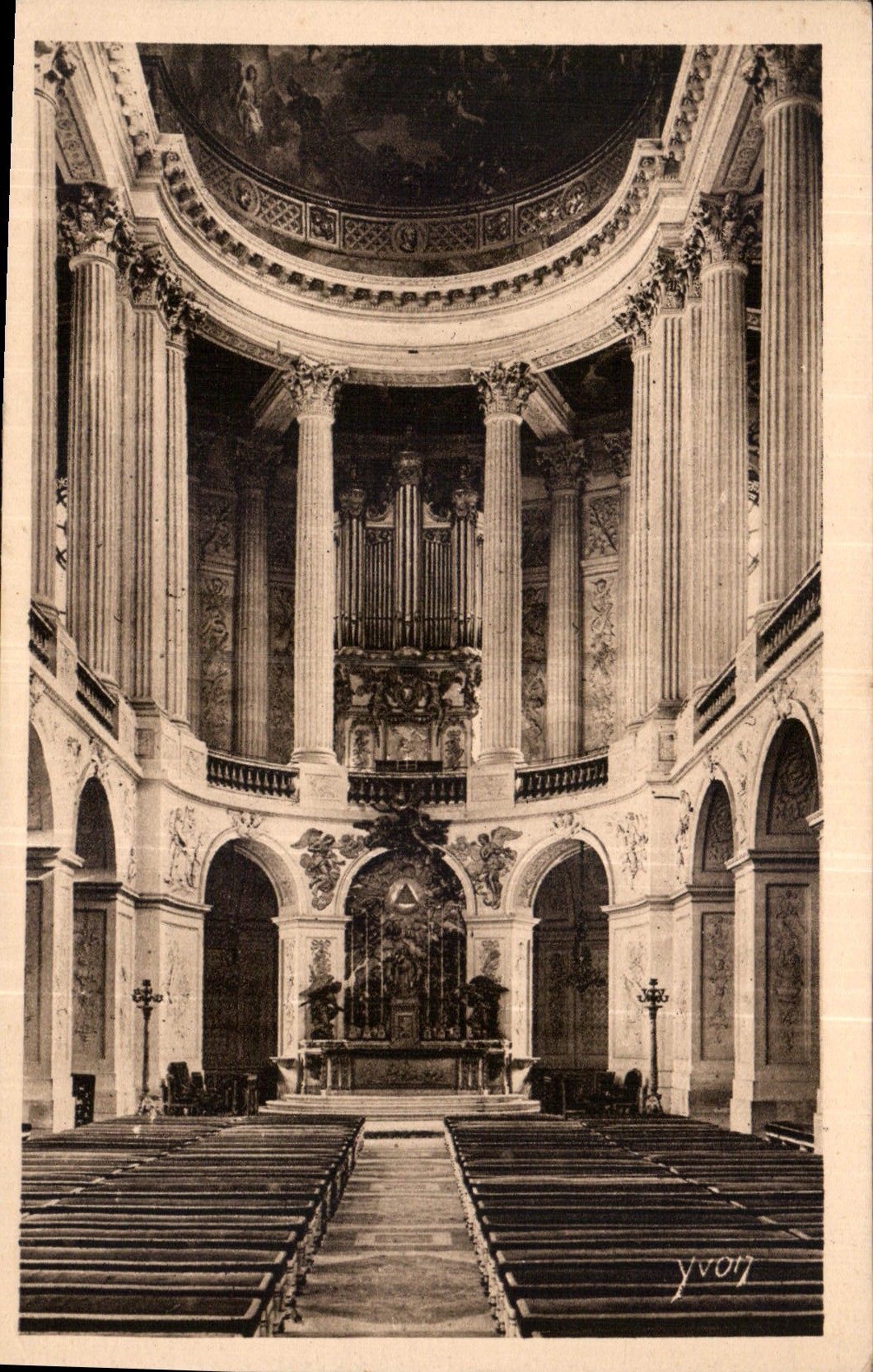 CPA Splendeurs et charmes de Versailles la Chapelle du Palais oeuvre de premier ordre oar Mansart 