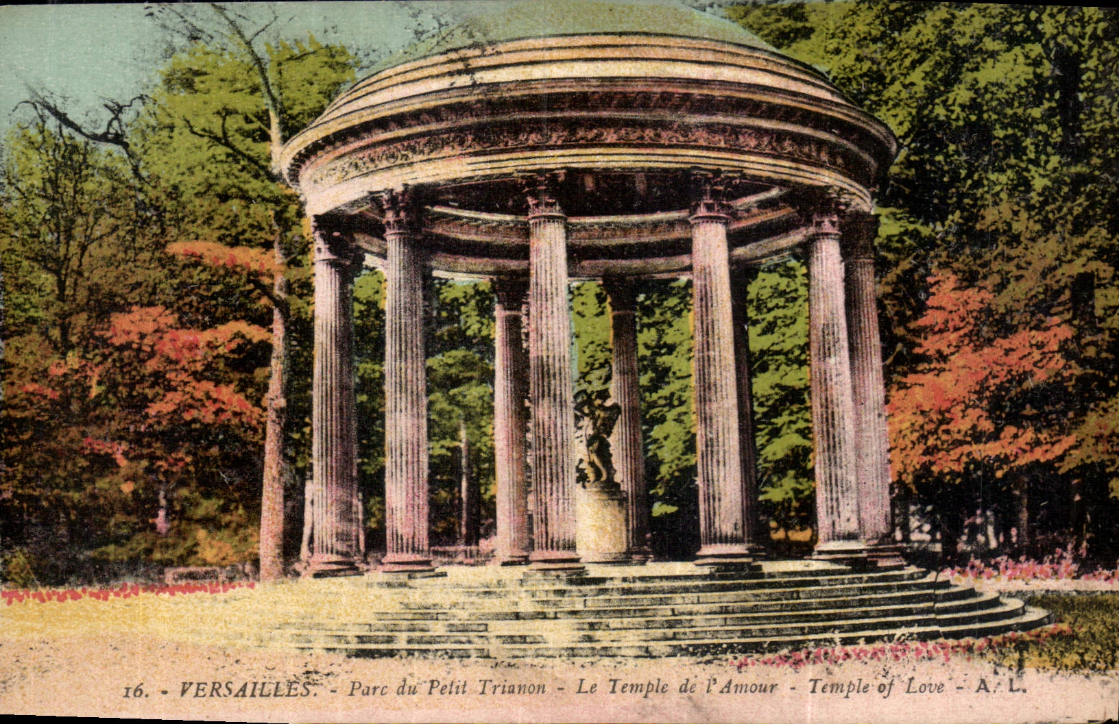CPA Versailles Parc du Petit Trianon le Temple de l'Amour