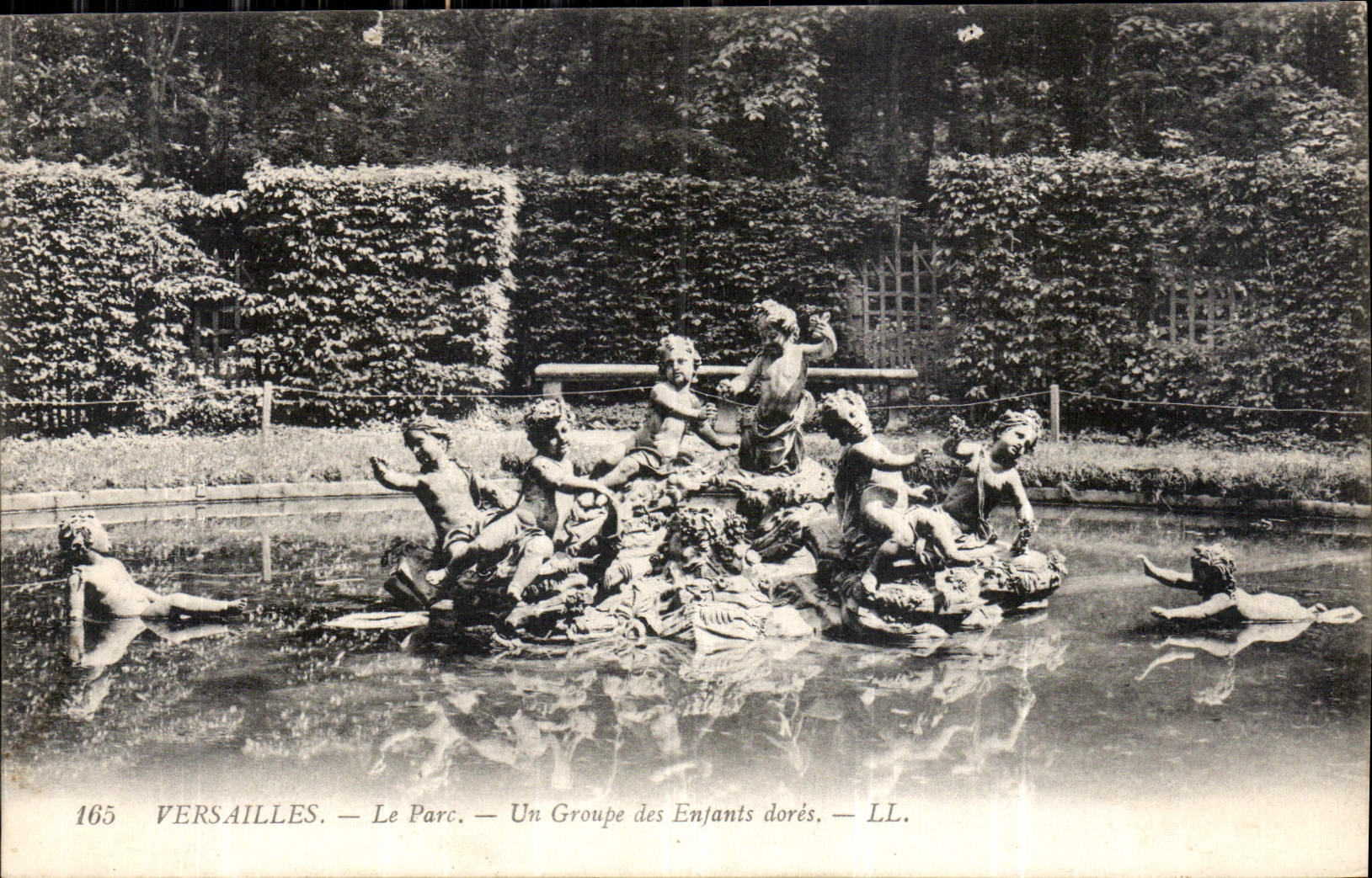 CPA Versailles le Parc le Parc un groupe des Enfants dores 