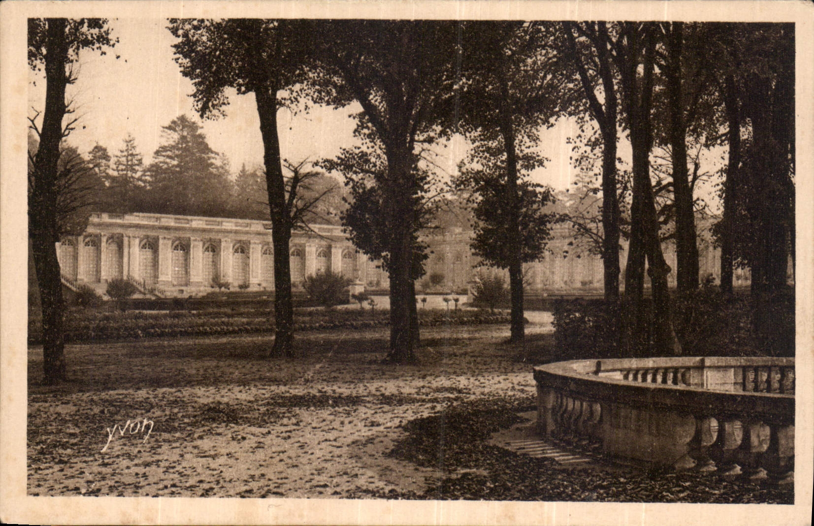 CPA Splendeurs et Charmes de Versailles Le Parc du Grand Trianon 