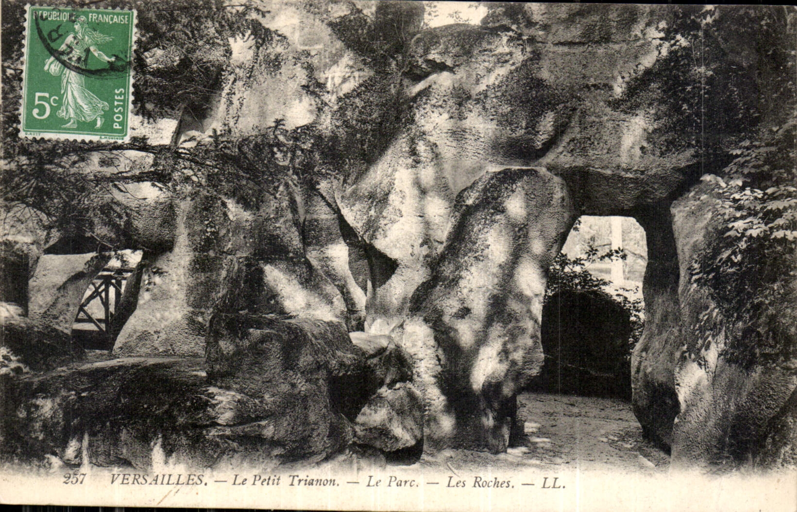 CPA Versailles le Petit Trianon le Parc les Roches 