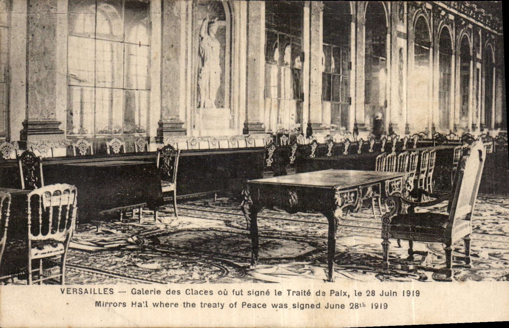 CPA Versailles galerie des Glaces ou fut signe le Traite de Paix le 28 Juin 1919 