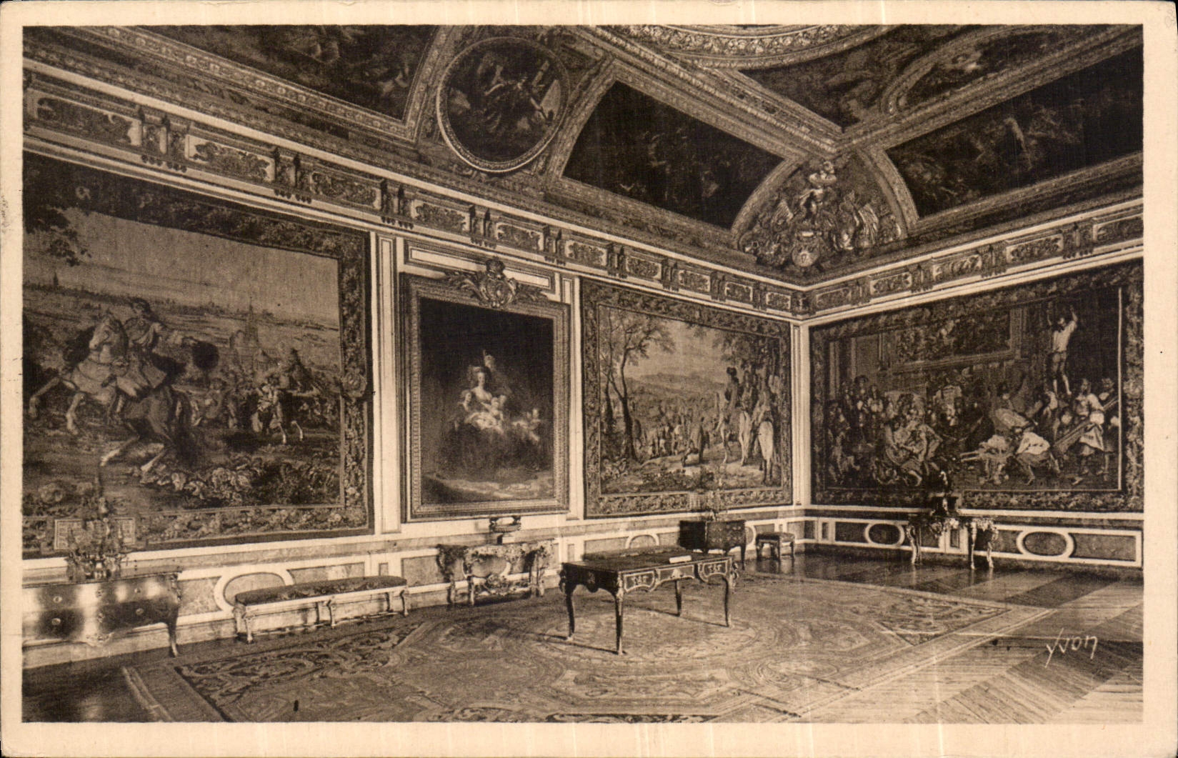 CPA La Douce France le Palais Salon du Grand Couvert et Table de la Singnature de la Paix Versailles