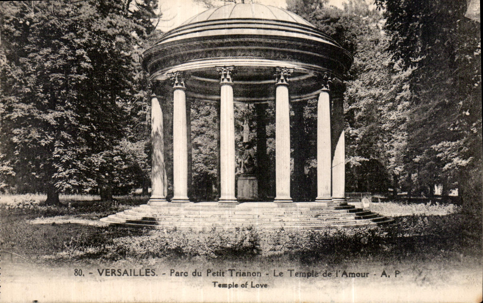 CPA Versailles Parc du Petit Trianon Le temple de l'Amour 
