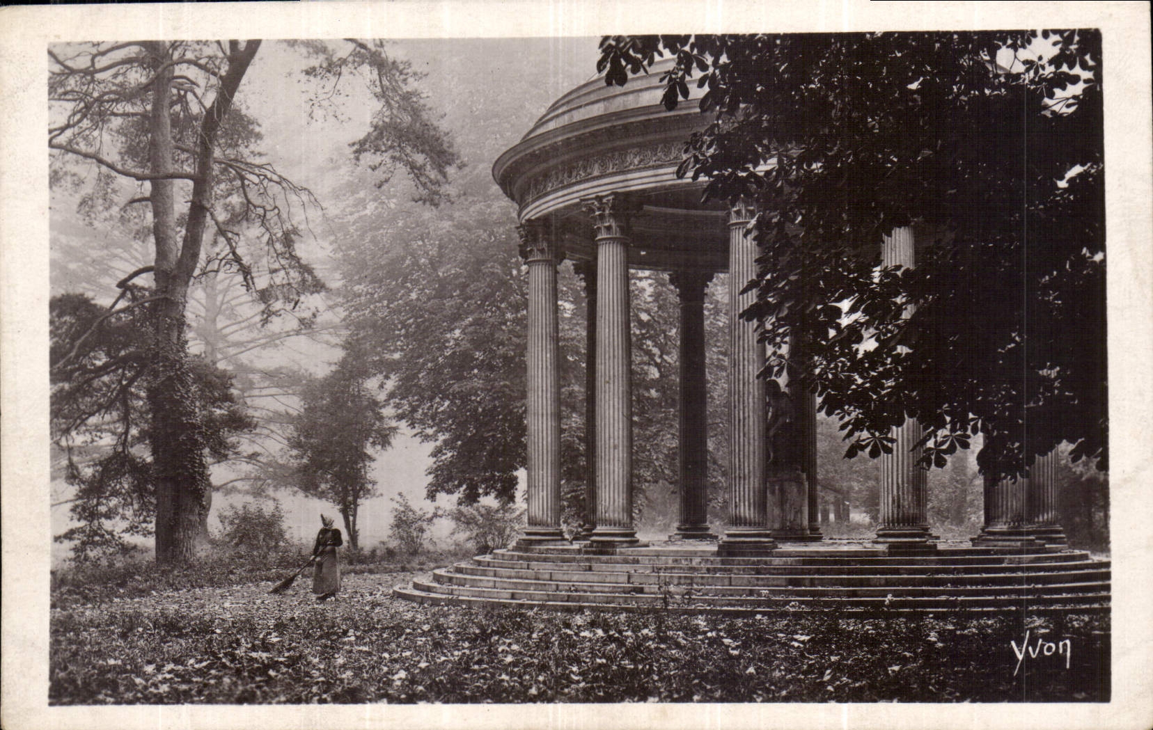 CPA Splendeurs et Charmes de Versailles Petit Trianon Temple de l'Amour 