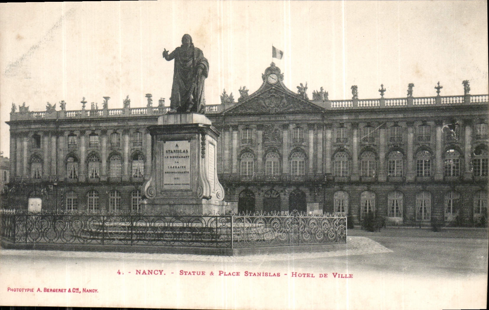 CPA Nancy Statue et Place Stanislas hotel de ville 