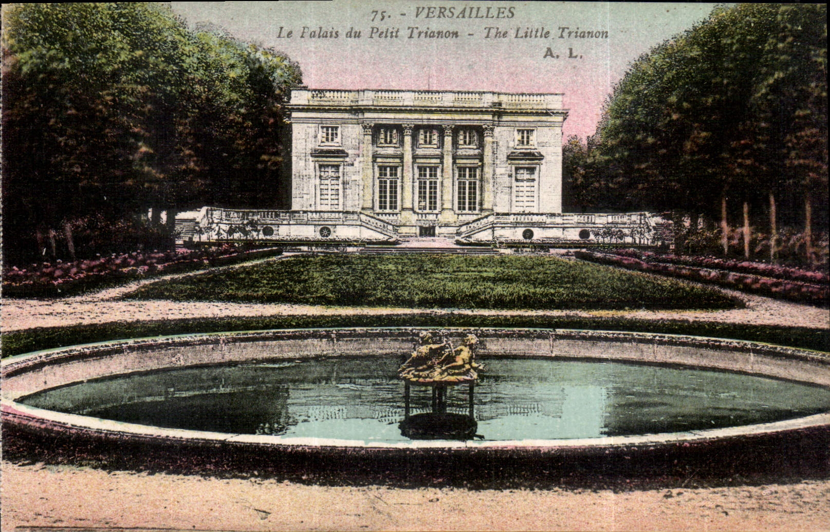 CPA Versailles Le Palais du Petit Trianon 