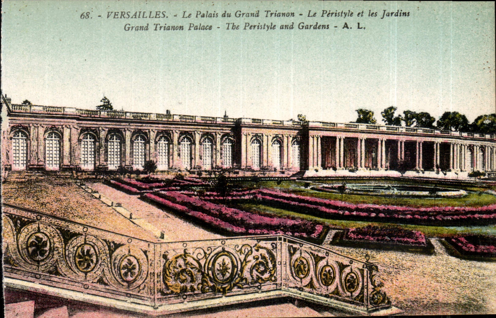 CPA Versailles Le Palais du Grand Trianon Le Peristyle et les Jardins 