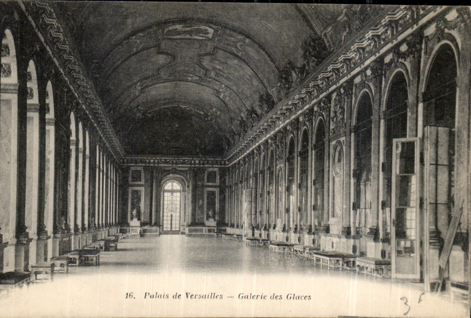 CPA Palais de Versailles Galerie des Glaces 