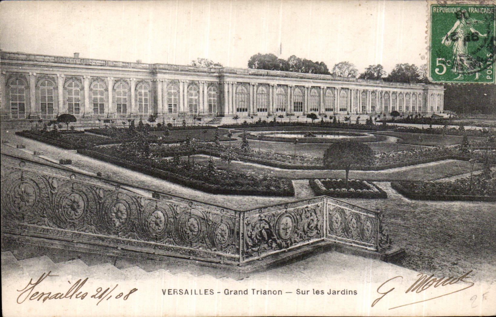 CPA Versailles Grand Trianon Sur les Jardins 