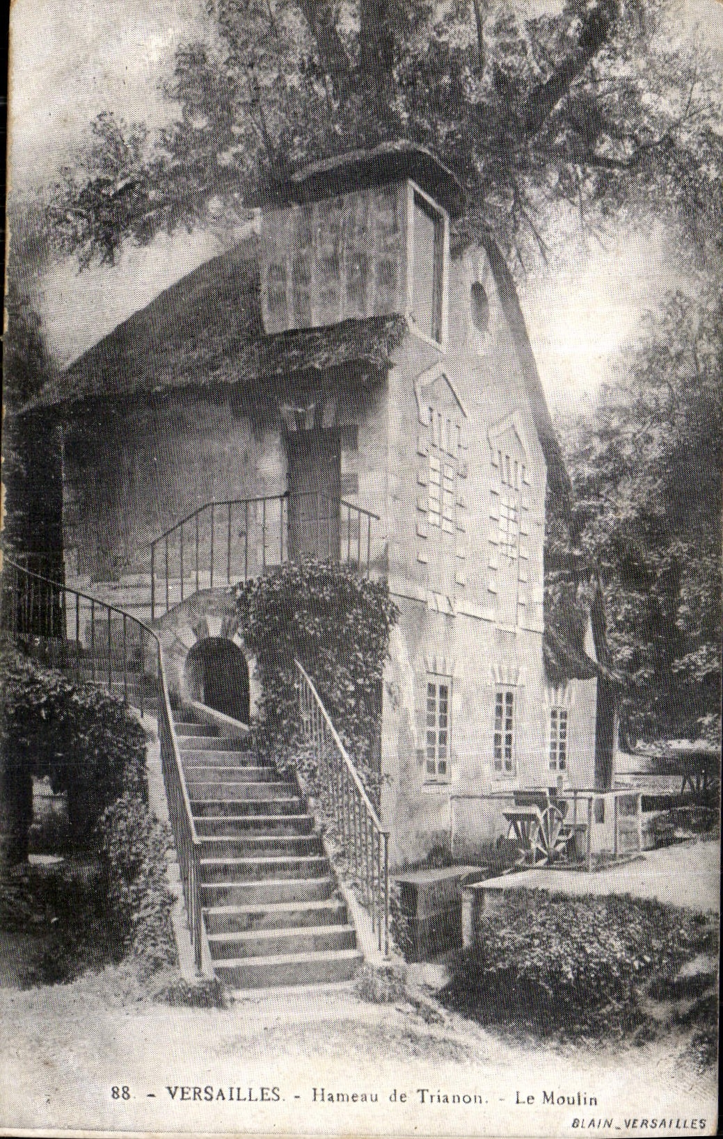CPA Versailles Hameau de Trianon Le Moulin 