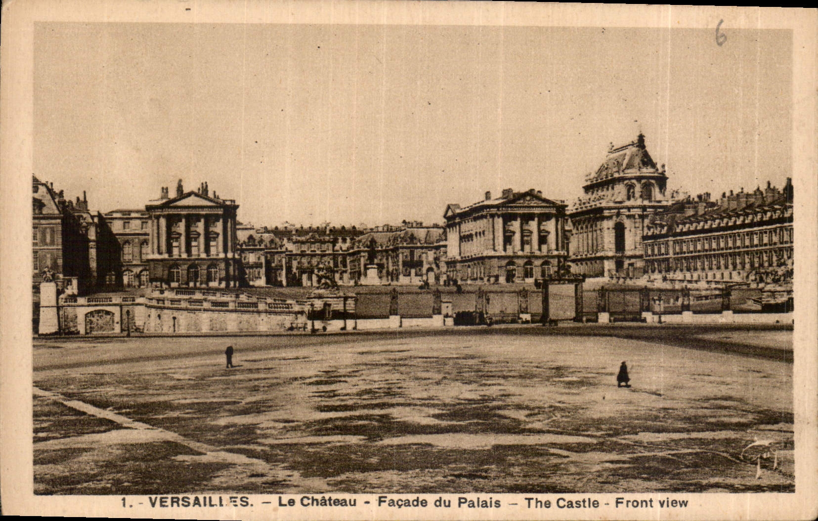 CPA Versailles Le Chateau Facade du Palais 