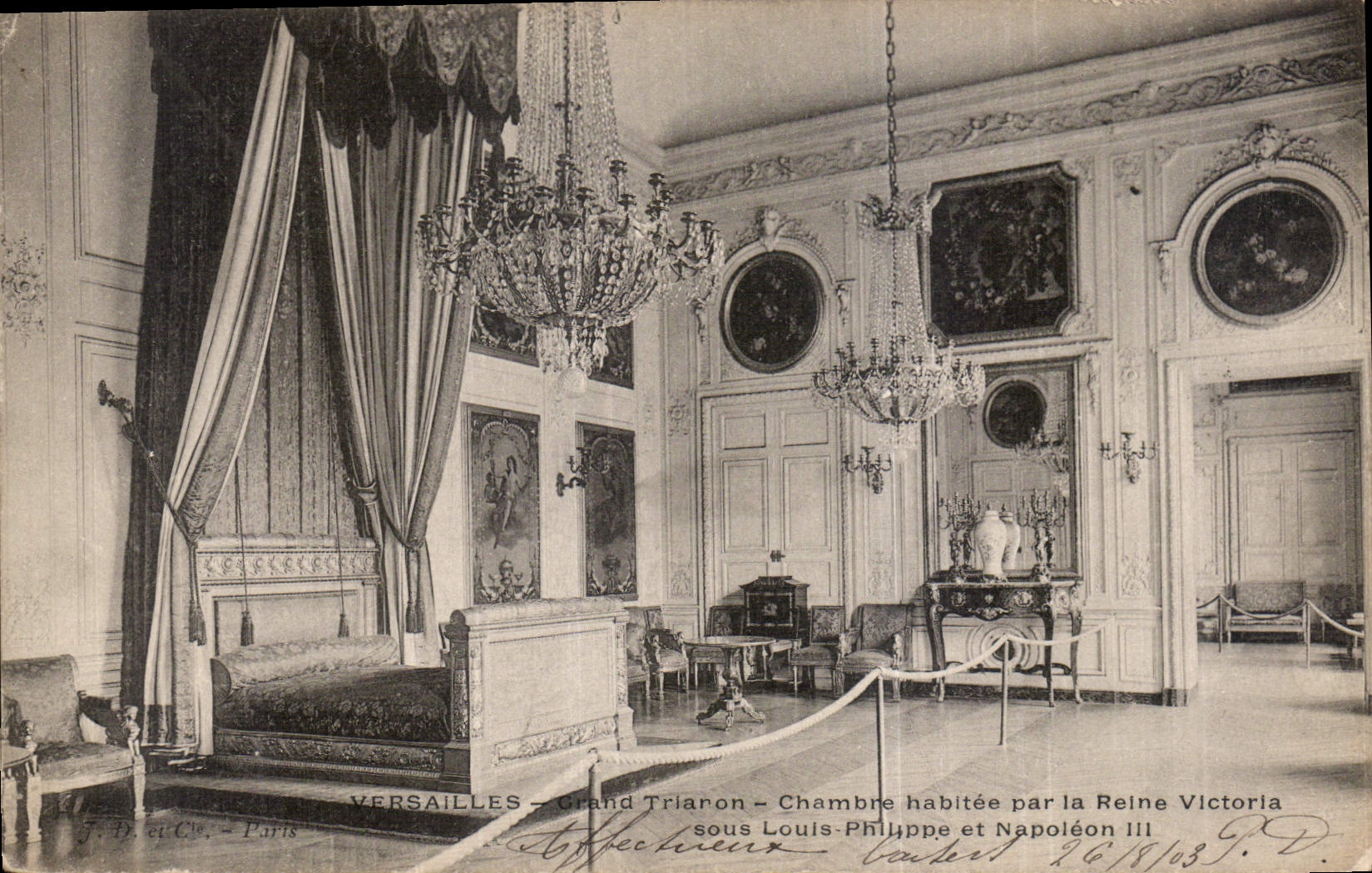 CPA Versailles Grand Triaron Chambre habitee par la Reine Victoria sous Louis Philippe et Napoleon I