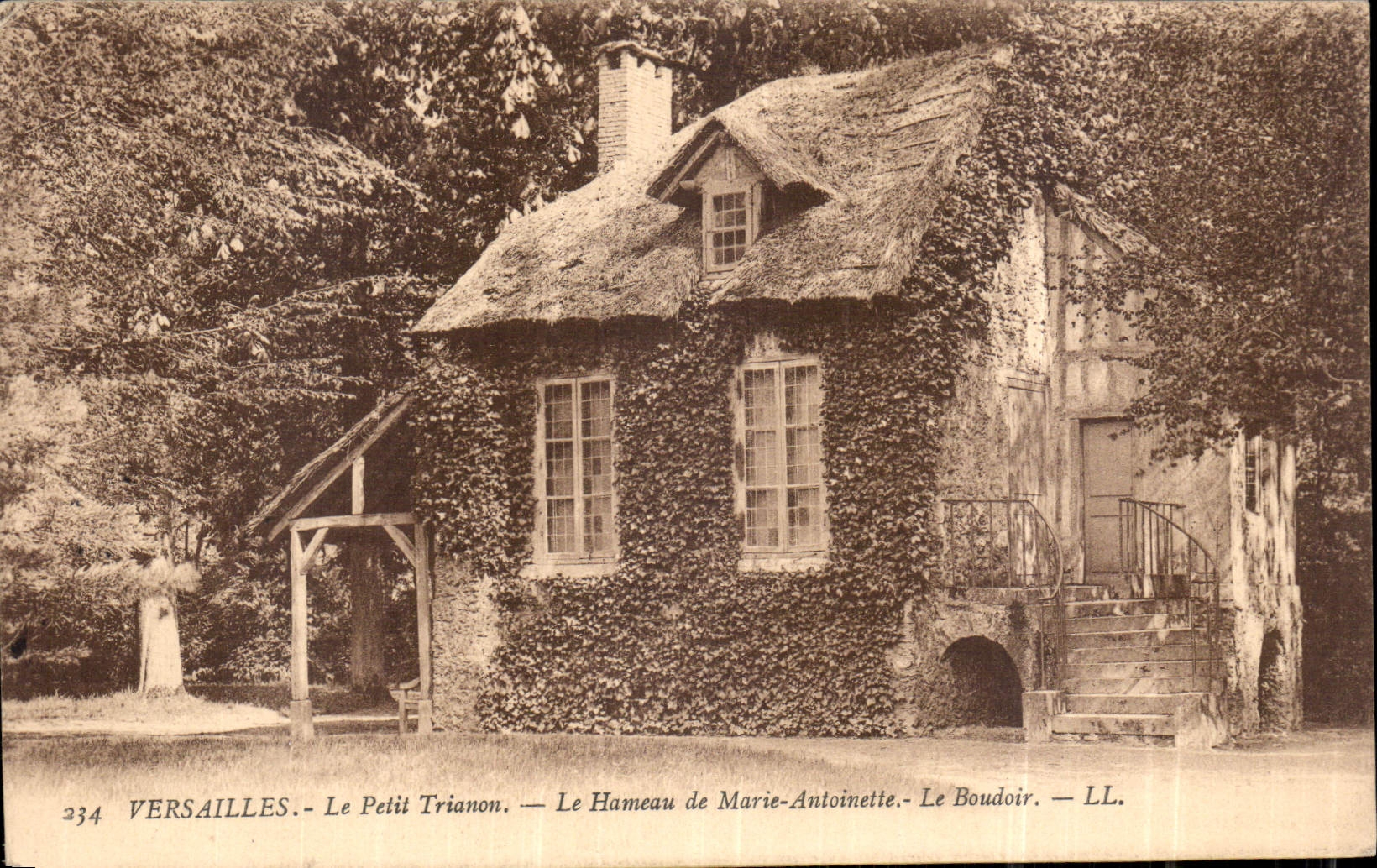 CPA Versailles Le Petit Trianon Le Hameau de Marie Antoinette 