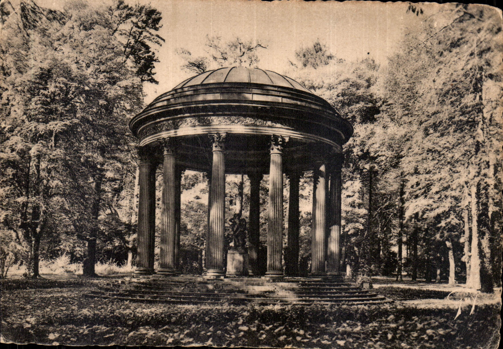 CPM Versailles et ses Merveilles Hameau du Petit Trianon Le Temple de l'Amour 