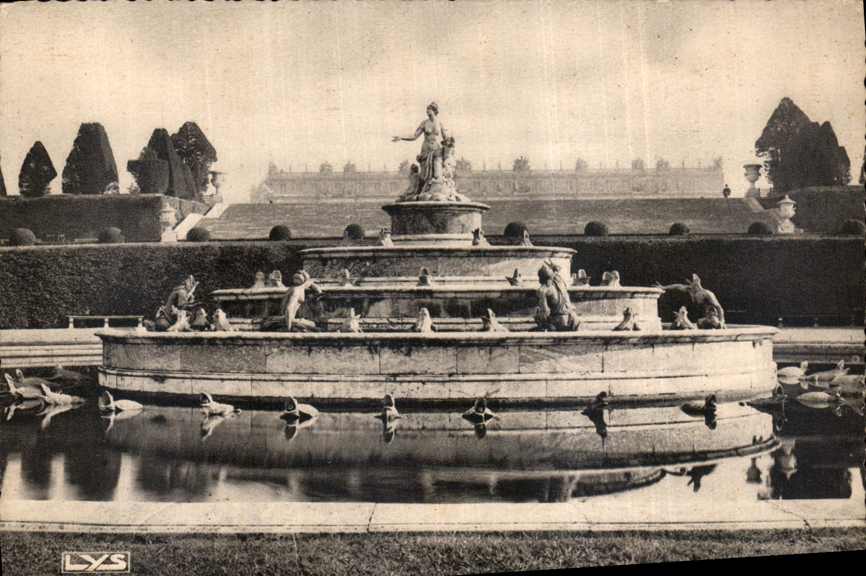 CPM Versailles Le Bassin de Latone et le Chateau