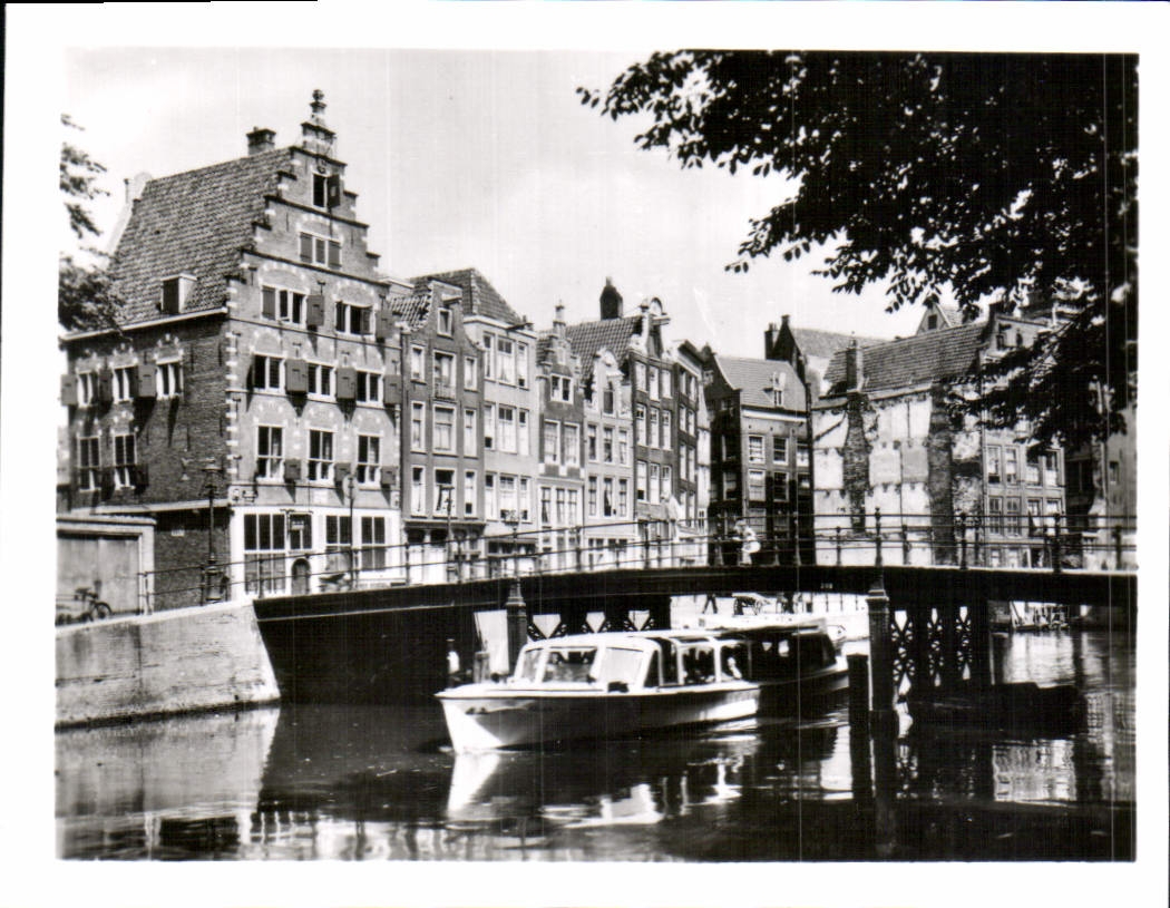 CPM Amsterdam oudezijds Voorburgwal avec Leeuwenburgh 