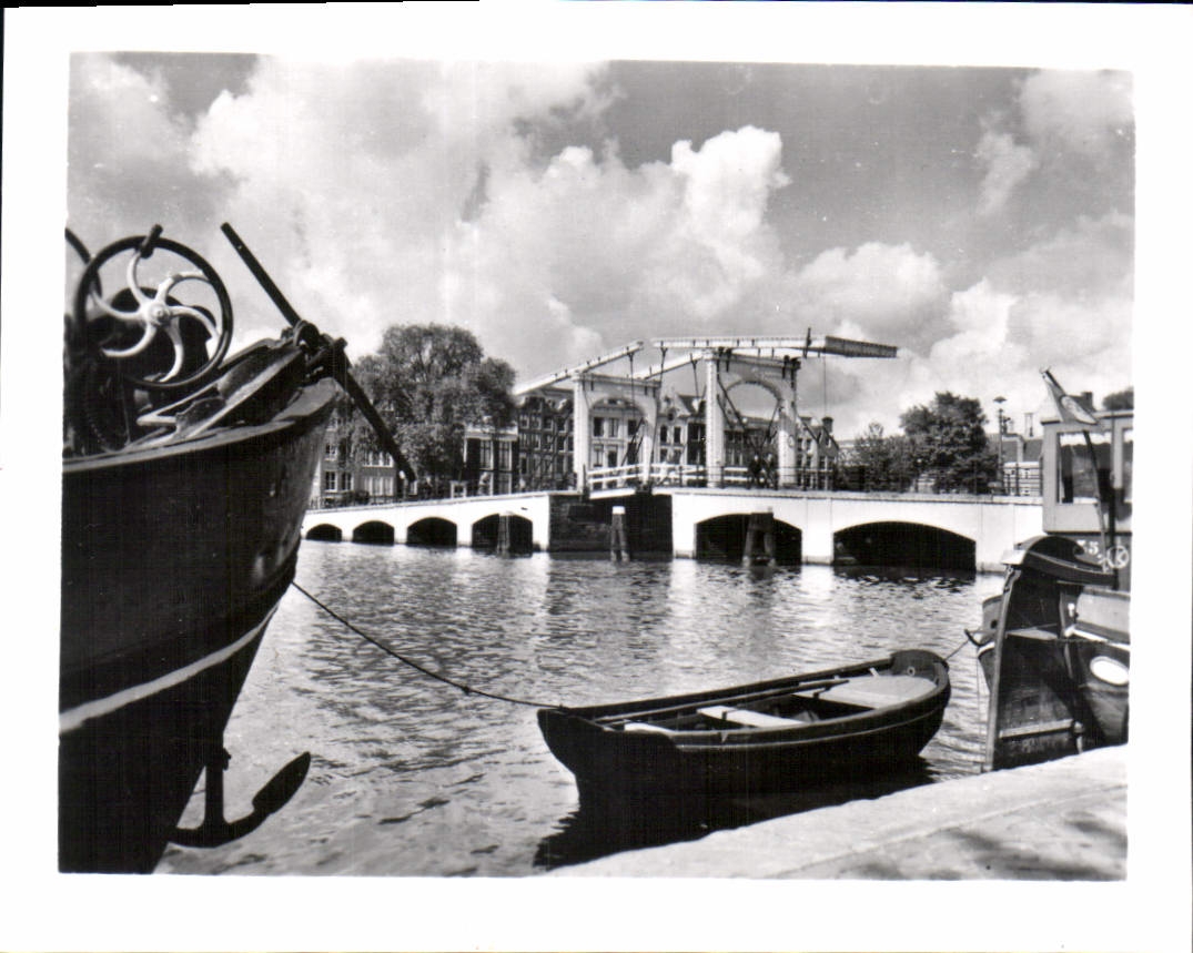 CPM Amsterdam Amstel avec le Pont Maigre 