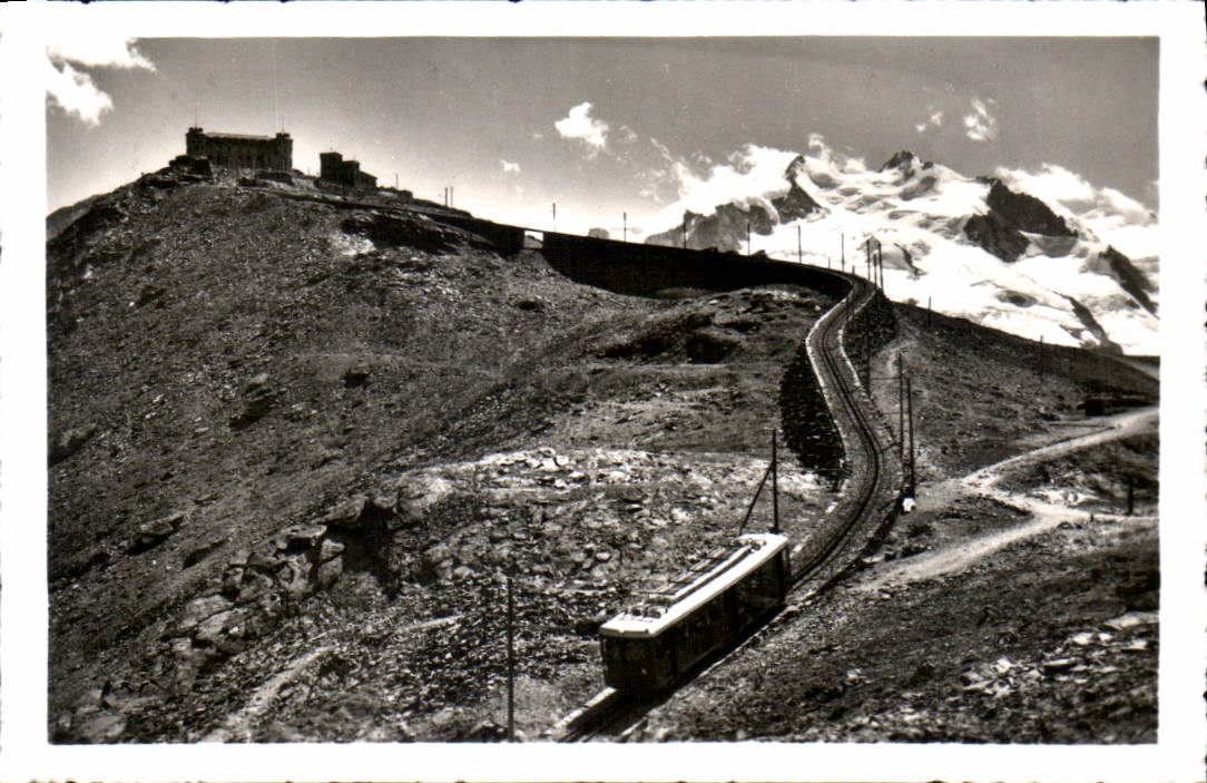 CPM Zermatt Gornergratbahn mit Station Kulm Hotel Gornergrat Monte Rosa