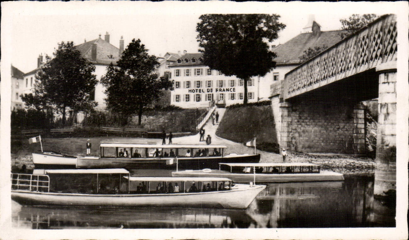 CPM Villers le Lac L'Hotel de France et ses Canots pour le Saut du Doubs