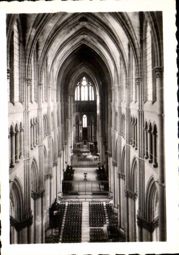 CPM Reims La Grand Nef 