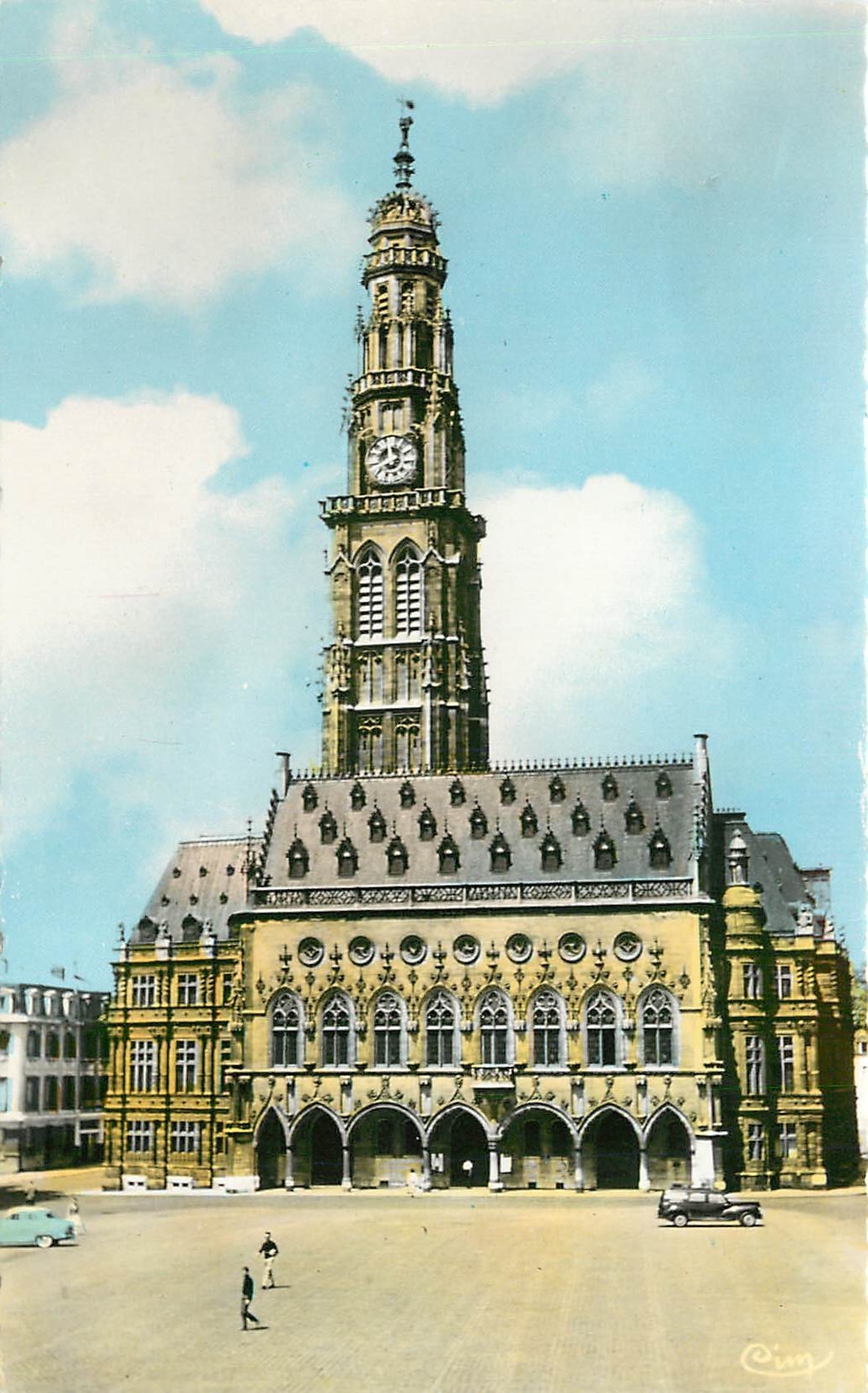 CPA Arras P de C L'Hotel de Ville 