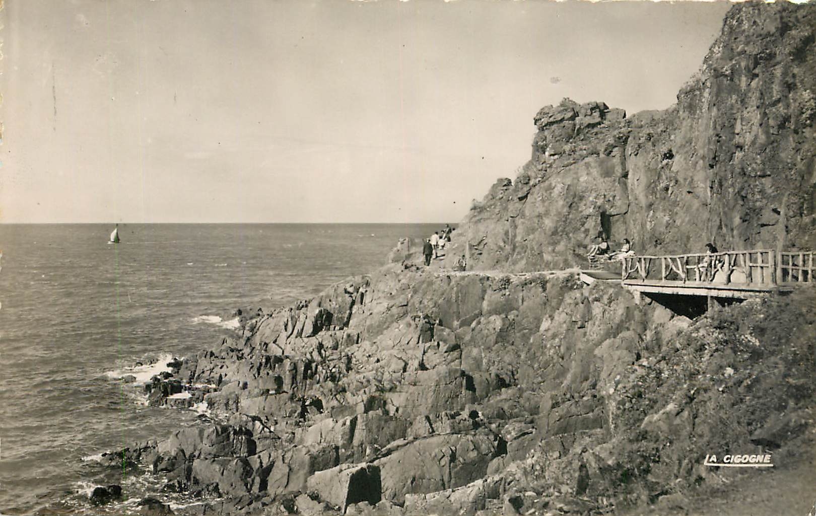 CPA Le Val Andre Cotes du Nord La promenade de la Lingouare