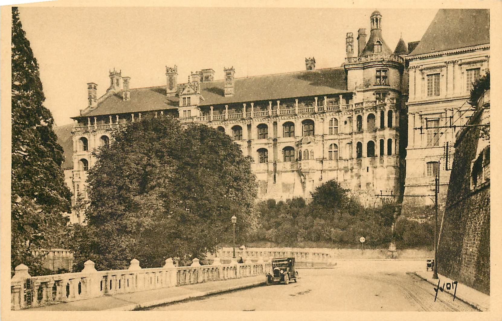 CPA Chateau de Blois Loir et Cher Facade Francois 1er