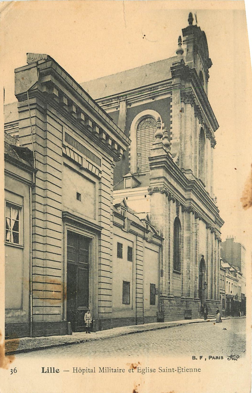 CPA Lille Hopital Militaire et Eglise Saint Etienne 