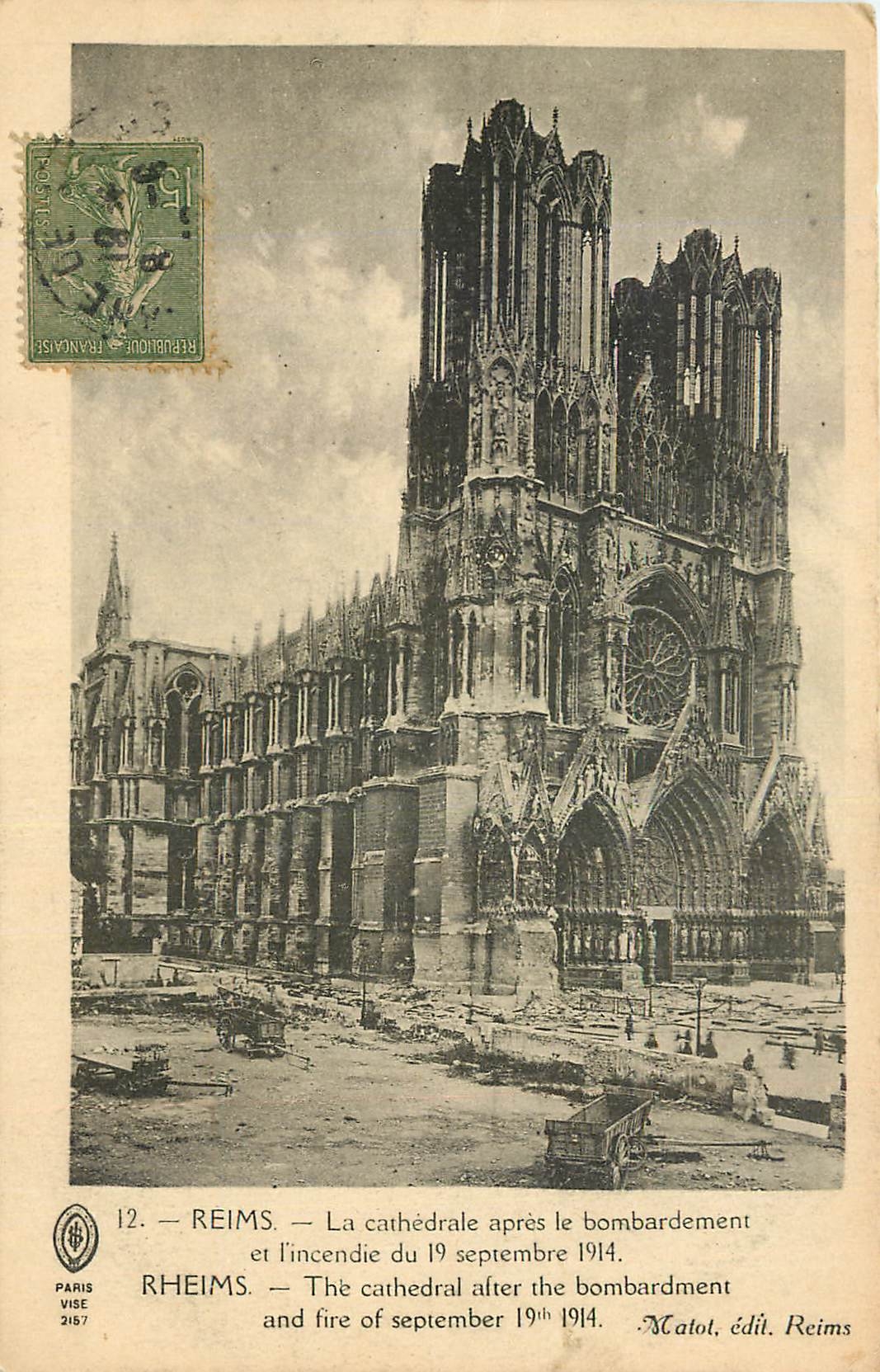CPA Reims La Cathedrale apres le Bombardement et l'incendie du 19 septembre 1914 