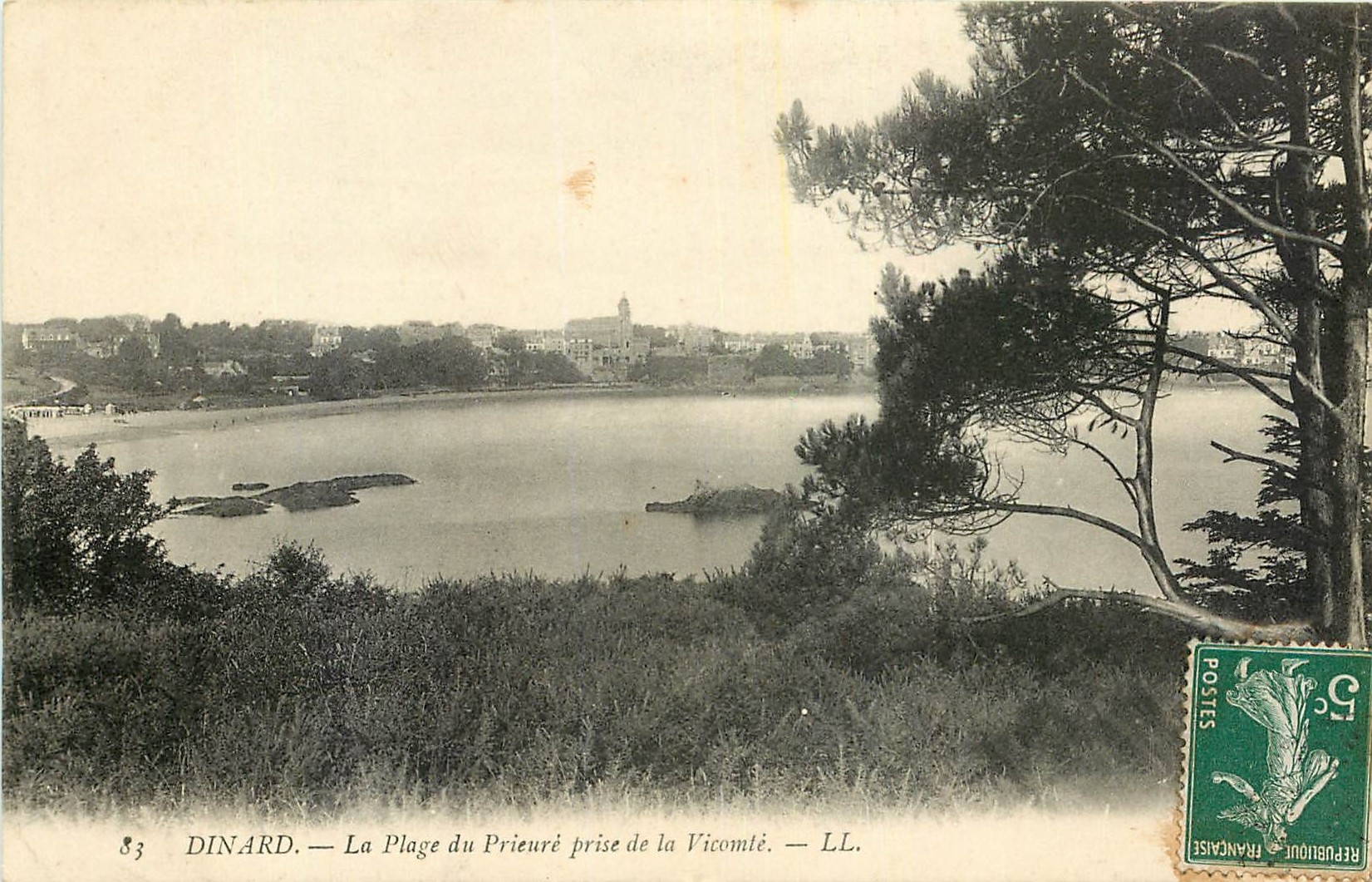 CPA Dinard La Plage du Prieure prise de la Vicomte