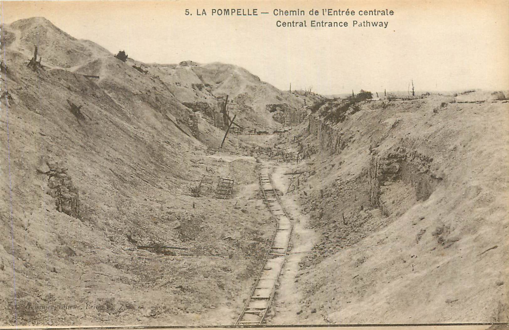 CPA La Pompelle Chemin de l'Entree centrale 