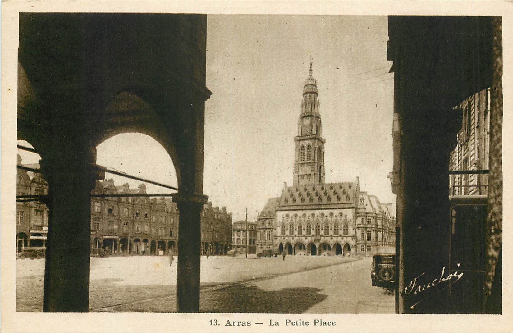 CPA Arras La Petite Place 