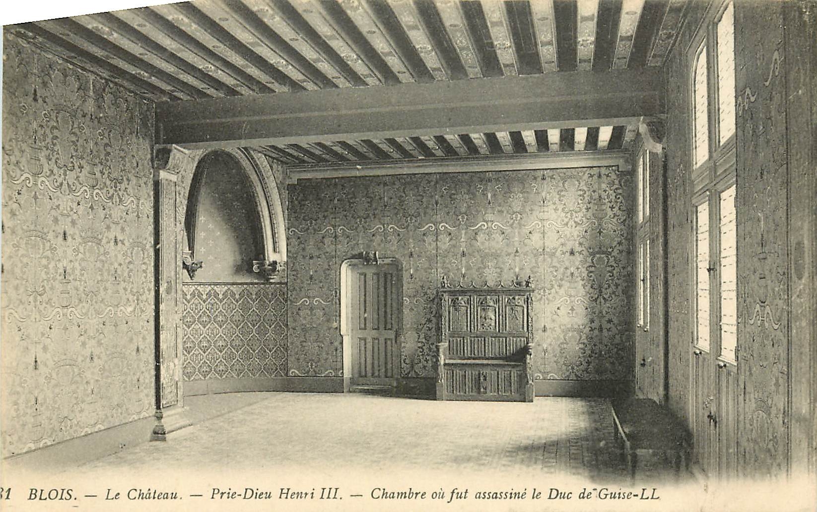 CPA Blois Le Chateau Prie Dieu Henri III chambre ou fut assasine le Duc de Gusse 