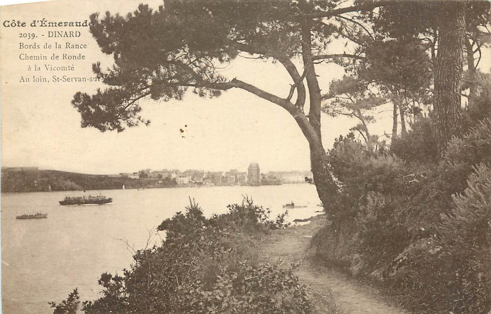 CPA Cote d'Emeraude Dinard Bords de la Rance Chemin de Ronde a la Vicomte au loin St Servan sur