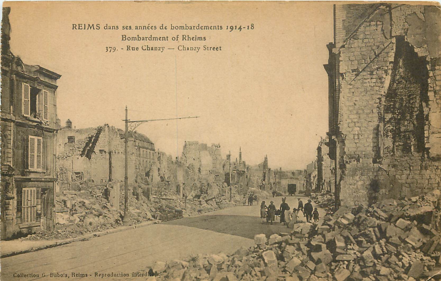 CPA Reims dans ses annees de Bombardements 1914 18 Rue Chanzy Militaria